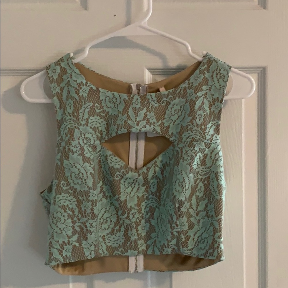 Lace peep hole crop top